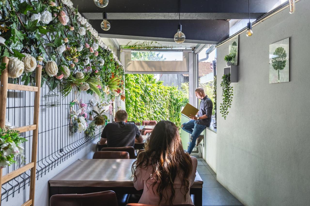 C&F Hostel Порто Екстериор снимка